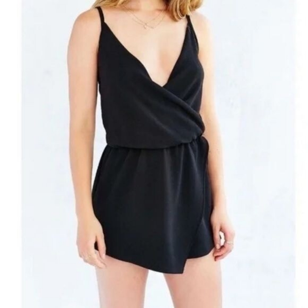 Urban Outfitters Kimchi Blue Black Short Romper XS - Picture 5 of 5